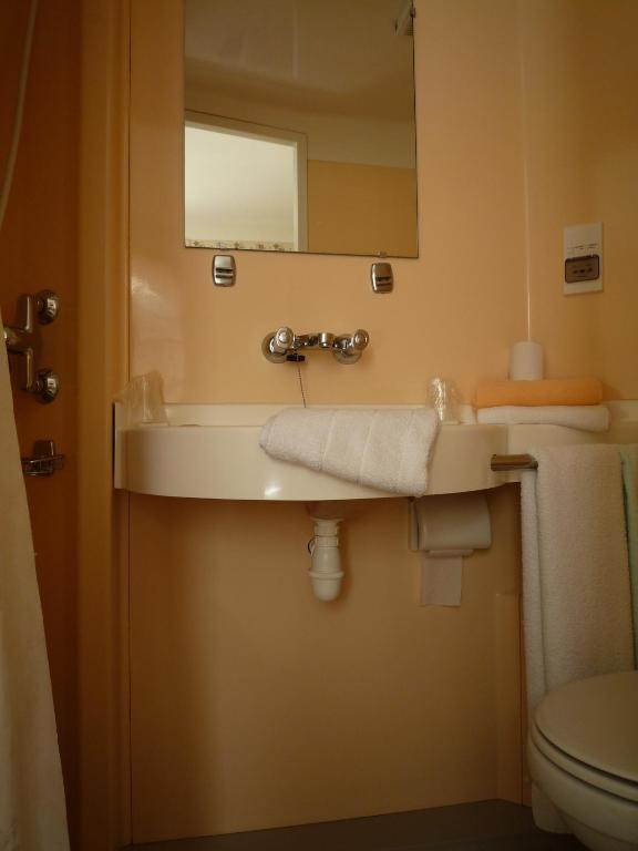 Hotel La Flamme Rouge Saint-Girons (Ariege) Quarto foto